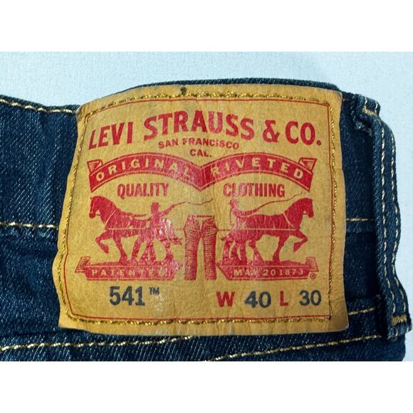 Levi's 541 Men's Athletic Tapered Leg Blue Denim Jeans - Size 40x30 (41x29.5) - Picture 3 of 5